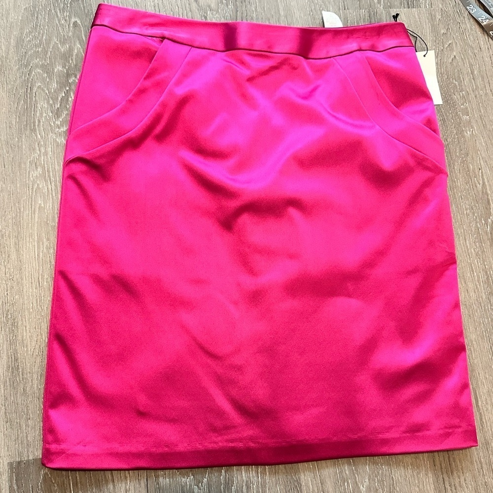 Barbie Pink Satin Pencil Skirt, size 8 💕